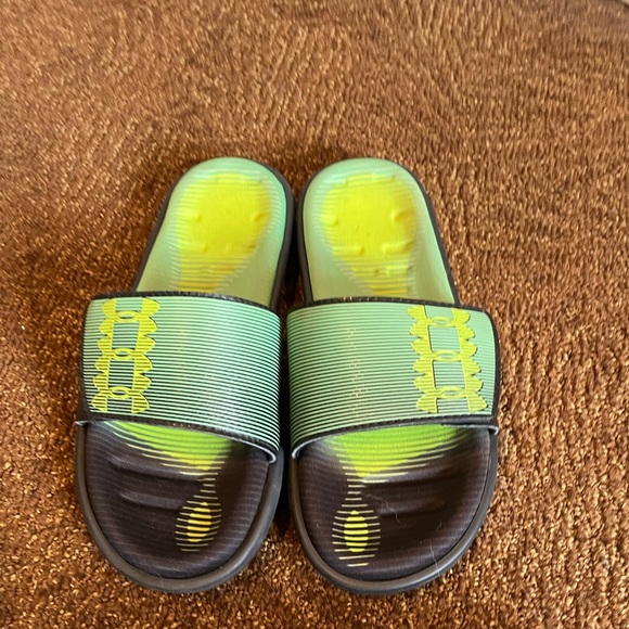 Under armor slides - Picture 3 of 4